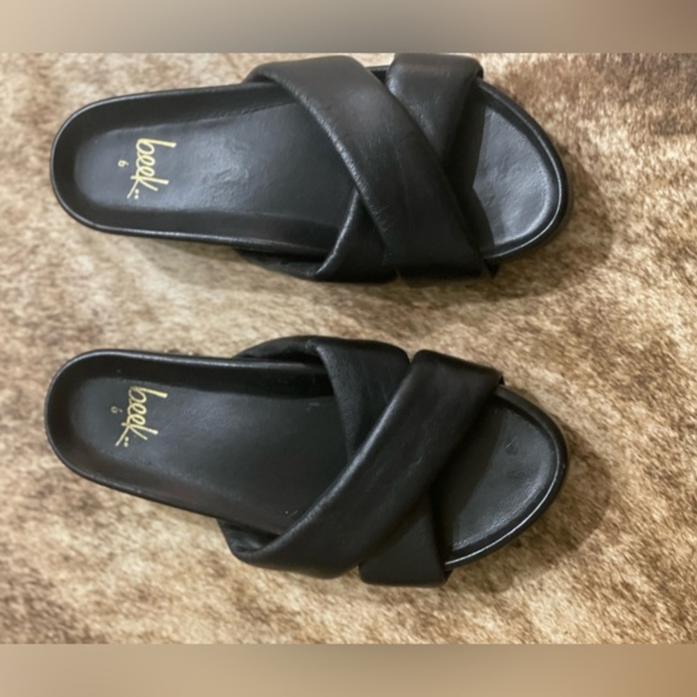 BEEK Rhea platform sandal